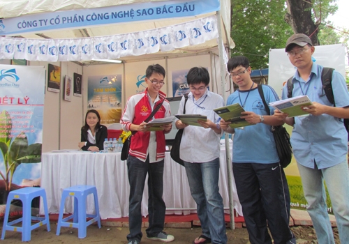 Sao Bắc Đẩu tham gia Hội chợ việc làm CSE JOB FAIR 2011